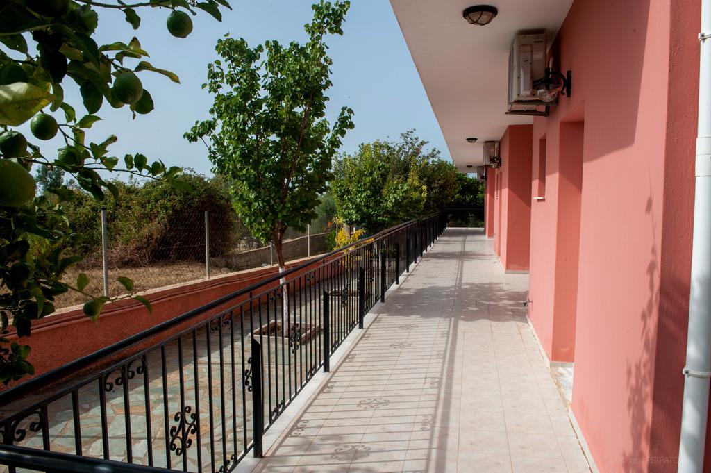 Paradise Studios Свороната Экстерьер фото